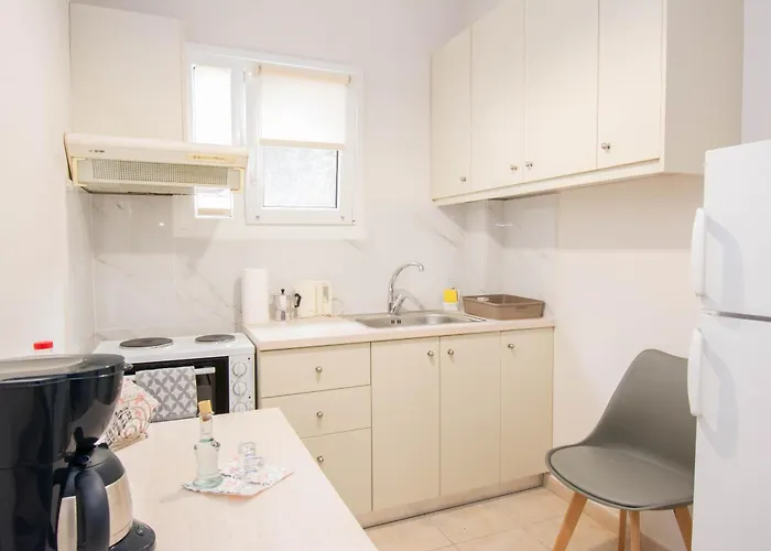 Traveller\'S Nest Apartment Close To Center,Port,Airport